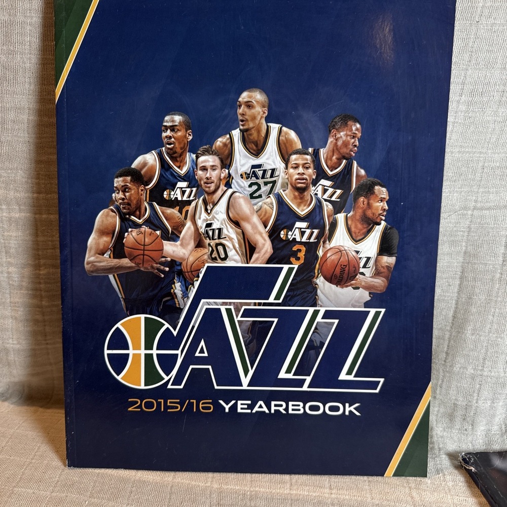 2015/16 Utah Jazz NBA Yearbook Basketball Gordon Hayward Rudy Gobert